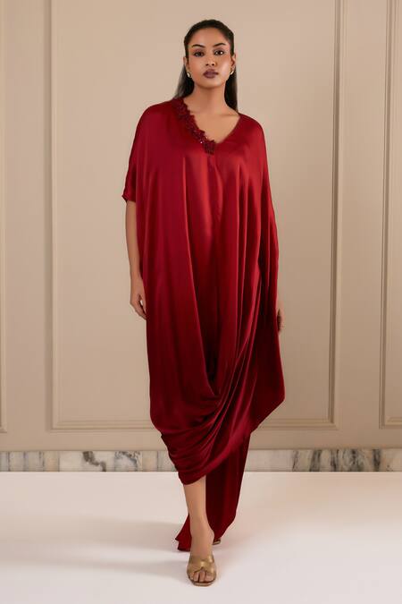Omana By Ranjana Bothra_Red Silk Satin Embroidery V-neck Kaftan _Online_at_Aza_Fashions