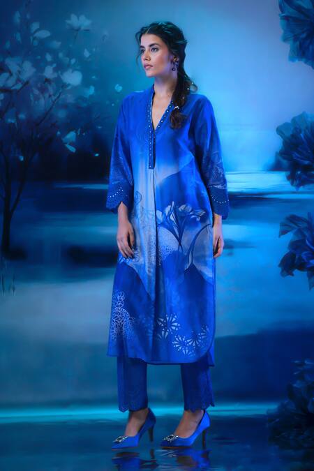 Buy_Mandira Wirk - Indian_Blue Chanderi Round Neck Kurta Set With Dupatta _Online_at_Aza_Fashions