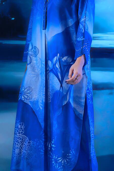 Mandira Wirk - Indian_Blue Chanderi Round Neck Kurta Set With Dupatta _at_Aza_Fashions