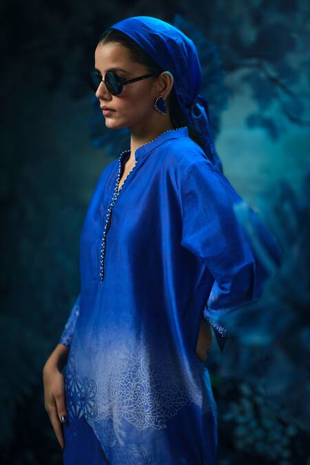 Mandira Wirk - Indian_Blue Chanderi Embroidery Collared Kurta Pant Set _Online_at_Aza_Fashions