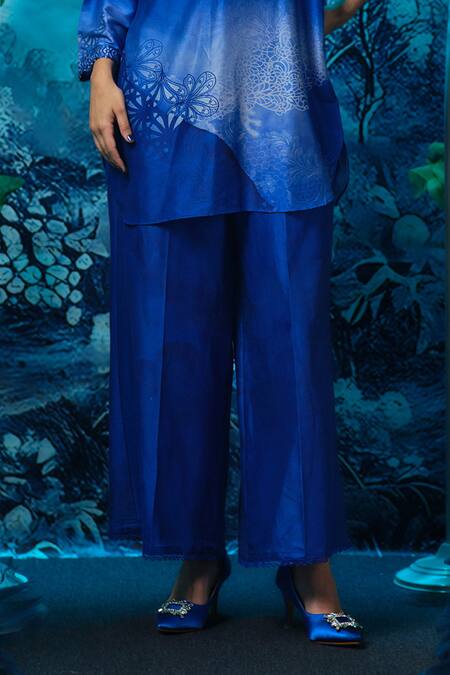 Buy_Mandira Wirk - Indian_Blue Chanderi Embroidery Collared Kurta Pant Set _Online_at_Aza_Fashions