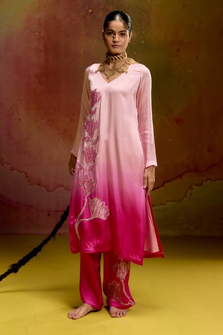 Kavitha Gutta_Pink Satin Zari V-neck Ombre Kurta Set _Online_at_Aza_Fashions