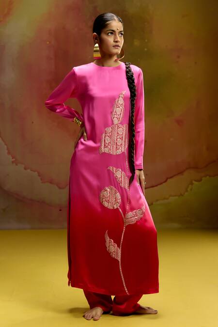 Buy_Kavitha Gutta_Pink Satin Applique Round Neck Ombre And Red Kurta Pant Set _Online_at_Aza_Fashions