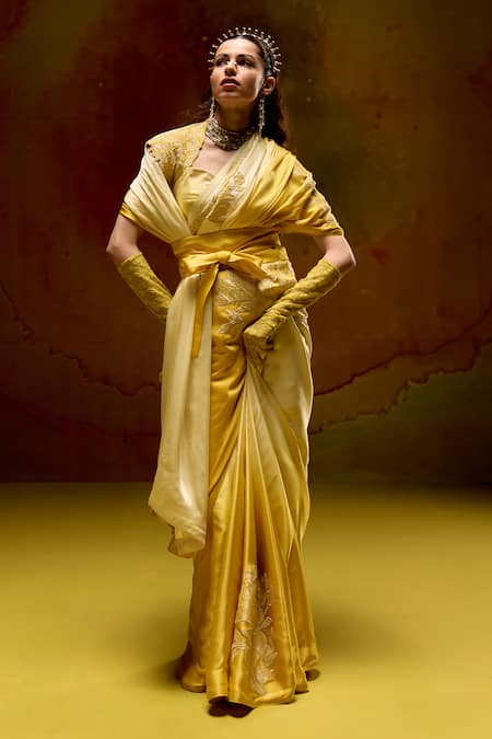 Buy_Kavitha Gutta_Yellow Satin Embroidery, Zari Sweetheart Neck Light Ombre Saree With Blouse _Online_at_Aza_Fashions