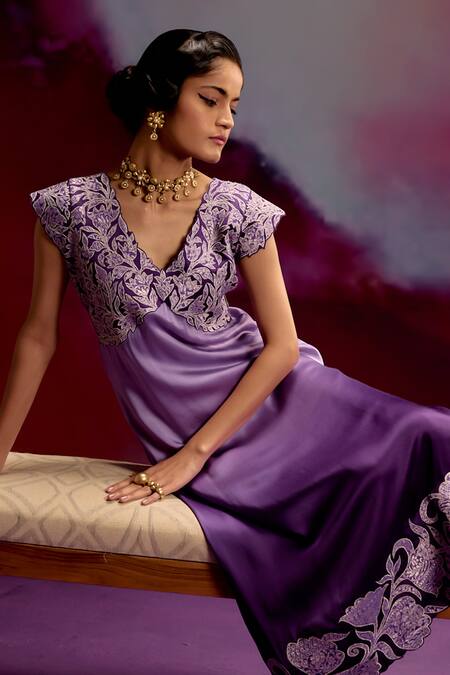 Buy_Kavitha Gutta_Lavender Satin Zari V-neck Ombre Kurta Pant Set _Online_at_Aza_Fashions