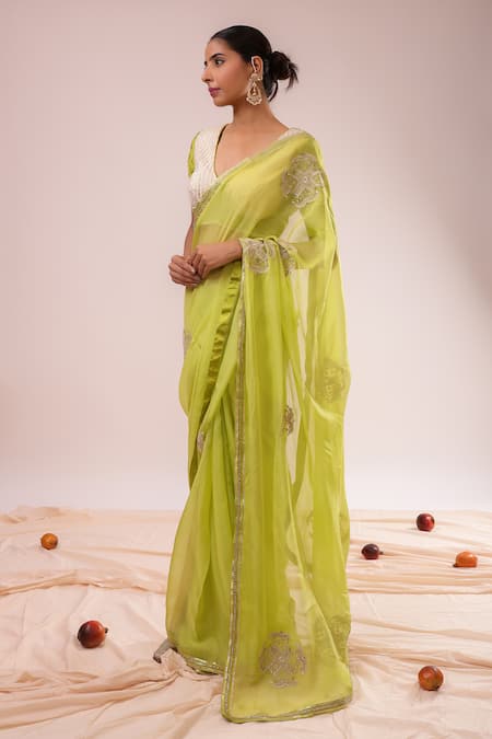 Kalakari By Akanksha_Green Organza, Chanderi Silk Embroidery V-neck Light Designer Saree With Blouse _Online_at_Aza_Fashions