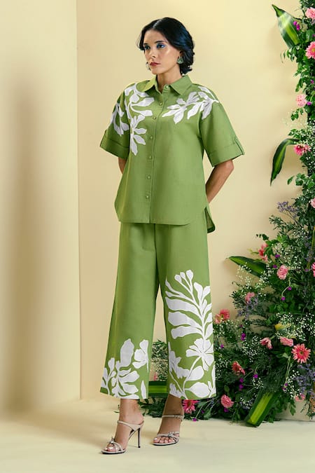 Origani Green Linen Embroidery Collared Chanderi Silk Shirt And Pant Set 