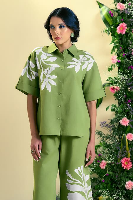 Origani Green Linen Embroidery, Applique Collared Blend Shirt