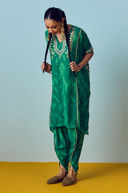 Prahnaaya Green Crepe, Silk Embroidery, Beads Round Neck Sea Hand-embroidered Kaftan Set Online at Aza Fashions Prahnaaya_Green Crepe, Silk Embroidery, Beads Round Neck Sea Hand-embroidered Kaftan Set _Online_at_Aza_Fashions