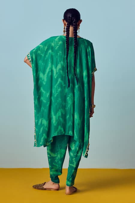 Shop Prahnaaya Green Crepe, Silk Embroidery, Beads Round Neck Sea Hand-embroidered Kaftan Set at Aza Fashions Shop_Prahnaaya_Green Crepe, Silk Embroidery, Beads Round Neck Sea Hand-embroidered Kaftan Set _at_Aza_Fashions