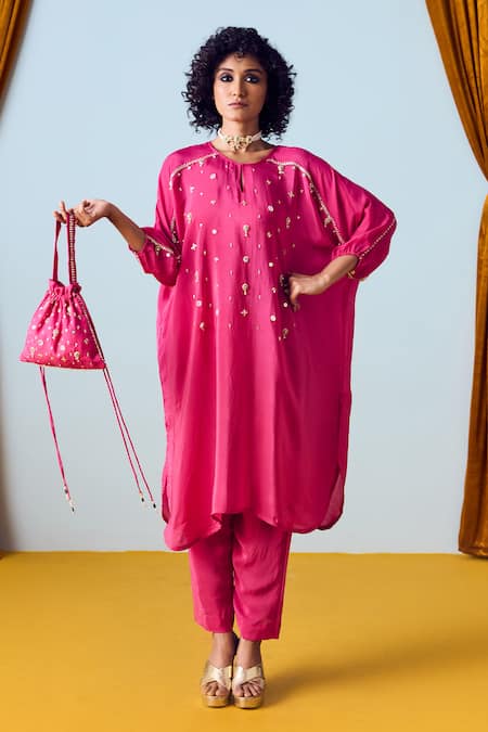 Prahnaaya Pink Crepe, Silk Beads, Sequins, Pearls Round Neck Hand-embroidered Kurta Set 