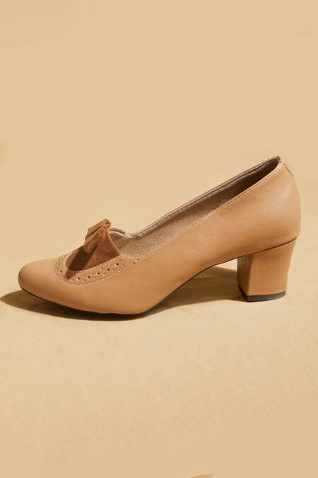 Tiesta_Brown Bows Custom Tan Pointed Toe Block Heels _Online_at_Aza_Fashions