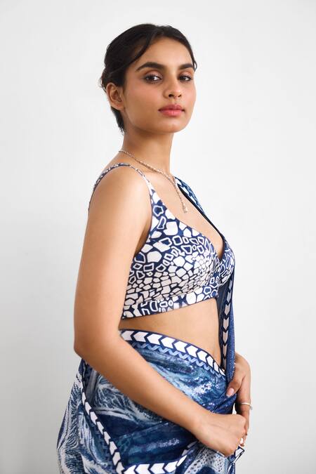 SHASHA GABA_Blue Georgette Sequins Sweetheart Neck Swirl Sequence Saree Set _Online_at_Aza_Fashions