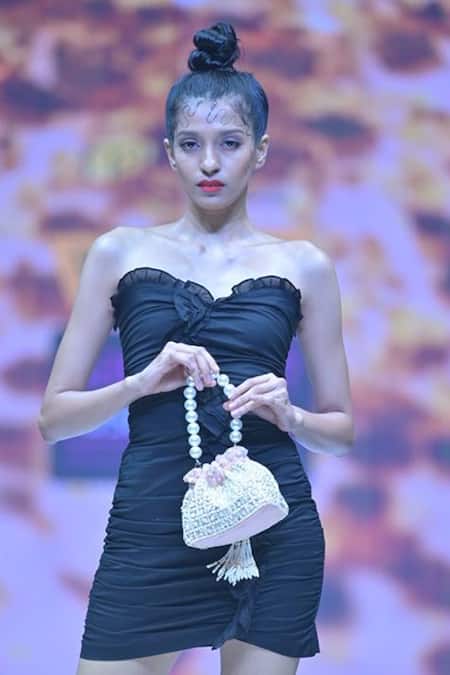 Shop Nayaab By Sonia Pink Sequins, Beads, Pearls Flower Bed Blush Potli at Aza Fashions Shop_Nayaab By Sonia_Pink Sequins, Beads, Pearls Flower Bed Blush Potli _at_Aza_Fashions