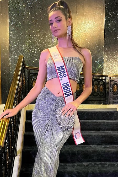 Shop Nayaab By Sonia Silver Sequins, Beads Dangling Embroidered Clutch at Aza Fashions Shop_Nayaab By Sonia_Silver Sequins, Beads Dangling Embroidered Clutch _at_Aza_Fashions