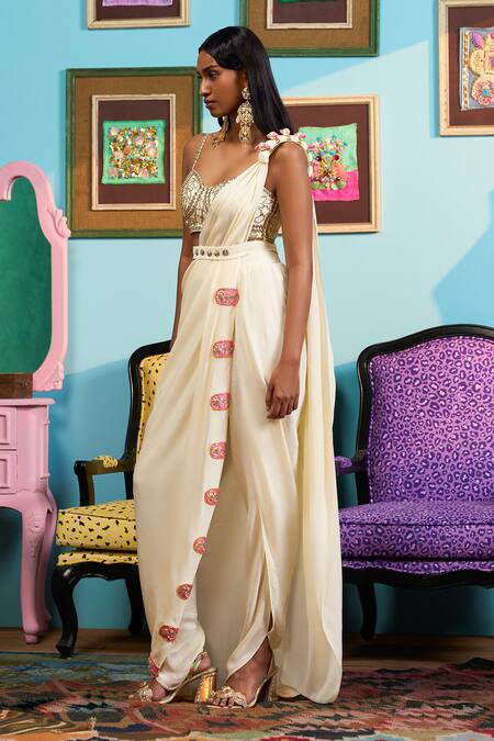 Buy_Papa Don't Preach_Ivory Georgette Embroidery, Sequins Sweetheart Neck Pre-draped Saree Set _Online_at_Aza_Fashions