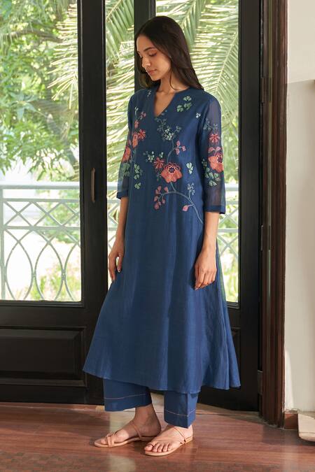 Shop Vaayu Blue Muslin Applique Split V-neck Ocean Co-ord Set Online at Aza Fashions Shop_Vaayu_Blue Muslin Applique Split V-neck Ocean Co-ord Set_Online_at_Aza_Fashions