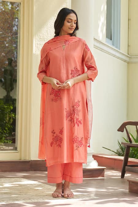 Vaayu Peach Applique Kurta Pant Set 