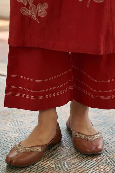 Vaayu Orange Muslin, Cotton Embroidery, Applique Round Neck Kurta Pant Set Online at Aza Fashions Vaayu_Orange Muslin, Cotton Embroidery, Applique Round Neck Kurta Pant Set _Online_at_Aza_Fashions