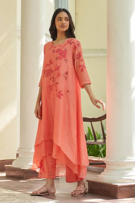 Buy Vaayu Peach Muslin, Cotton Applique, Embroidery Round Hibsicus Floral Kurta Co-ord Set Online at Aza Fashions Buy_Vaayu_Peach Muslin, Cotton Applique, Embroidery Round Hibsicus Floral Kurta Co-ord Set _Online_at_Aza_Fashions