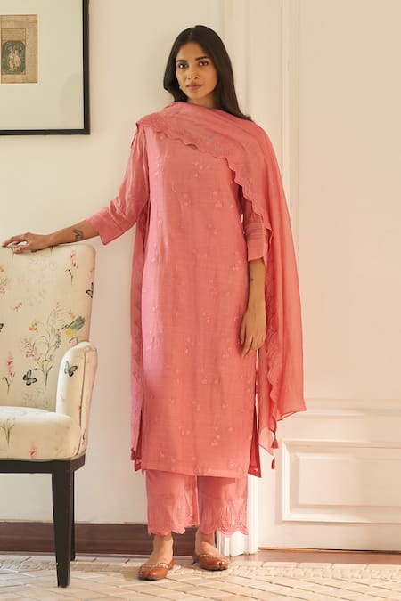 Vaayu Thread Work Pink Kurta Set 