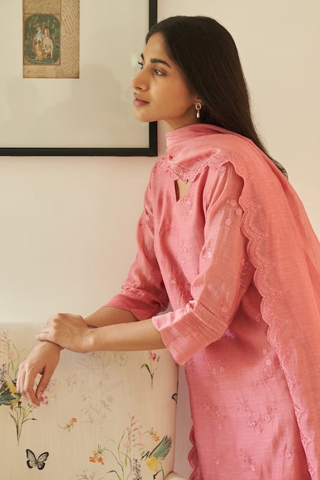 Shop Vaayu Pink Muslin, Cotton Embroidery Split V-neck Thread Work Kurta Set Online at Aza Fashions Shop_Vaayu_Pink Muslin, Cotton Embroidery Split V-neck Thread Work Kurta Set _Online_at_Aza_Fashions
