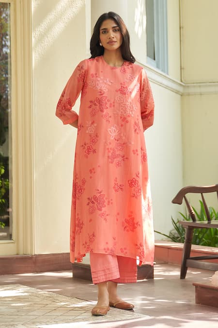 Vaayu Hibiscus Pink Applique Kurta Pant Set 