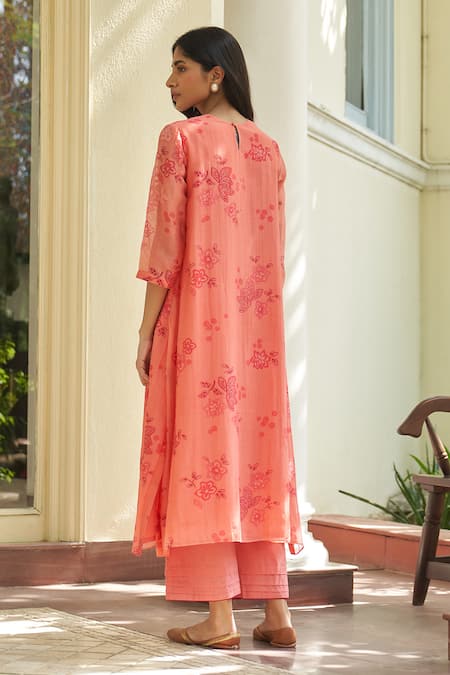 Shop Vaayu Pink Muslin, Cotton Applique Round Neck Hibiscus Kurta Pant Set at Aza Fashions Shop_Vaayu_Pink Muslin, Cotton Applique Round Neck Hibiscus Kurta Pant Set _at_Aza_Fashions