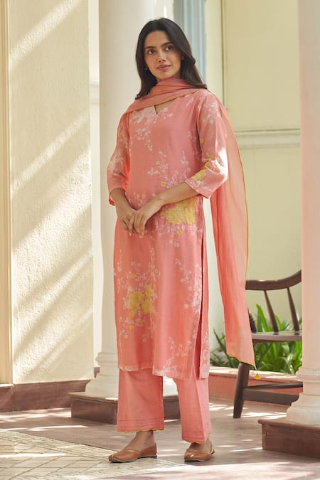 Buy Vaayu Pink Muslin, Cotton Embroidery Split V-neck Peony Floral Kurta Set Online at Aza Fashions Buy_Vaayu_Pink Muslin, Cotton Embroidery Split V-neck Peony Floral Kurta Set _Online_at_Aza_Fashions