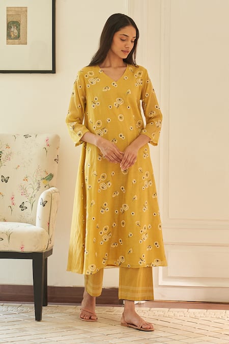 Buy Vaayu Yellow Muslin, Cotton Embroidery V-neck Thread Kurta And Pant Set Online at Aza Fashions Buy_Vaayu_Yellow Muslin, Cotton Embroidery V-neck Thread Kurta And Pant Set _Online_at_Aza_Fashions