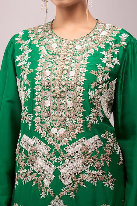Anamika Khanna_Emerald Green Embroidery Round Neck Kurta Set _Online_at_Aza_Fashions