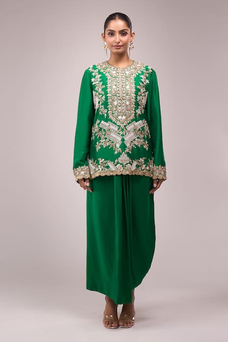 Anamika Khanna_Emerald Green Embroidery Round Neck Kurta Set _at_Aza_Fashions