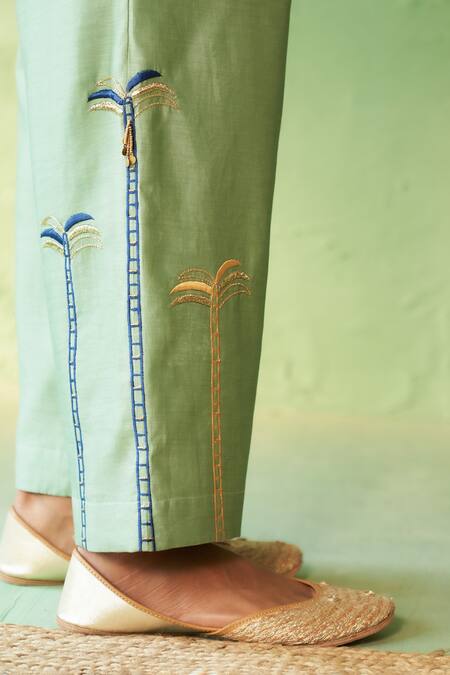 Buy_Charkhee_Green Chanderi, Voile Embroidery Round Neck Tea Kurta Pant Set 