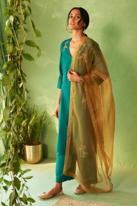 Shop Charkhee Green Chanderi, Voile, Cotton Satin, Organza Embroidery Peacock Kurta Set Shop_Charkhee_Green Chanderi, Voile, Cotton Satin, Organza Embroidery Peacock Kurta Set