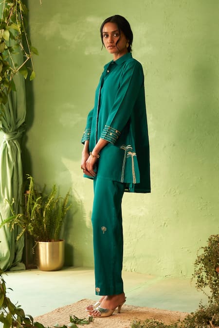 Buy_Charkhee_Green Chanderi, Voile, Cotton Satin Embroidery Collared Peacock Kurta Pant Set _Online_at_Aza_Fashions