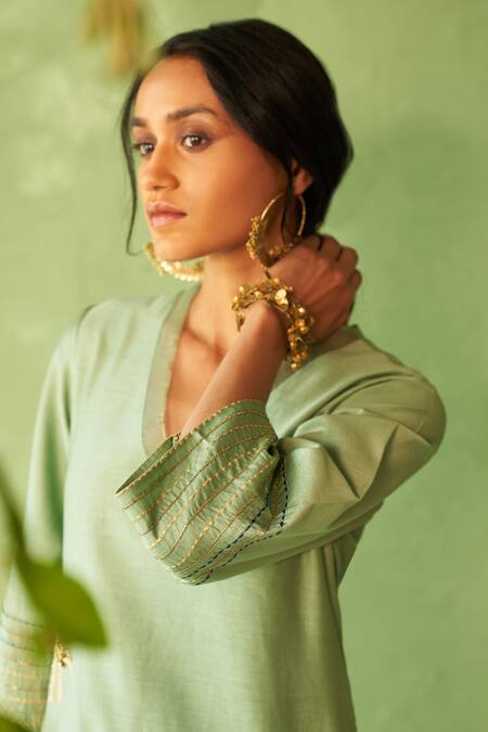 Charkhee_Green Chanderi, Voile, Cotton Satin, Organza Embroidery Tea Kurta Pant Set _Online_at_Aza_Fashions