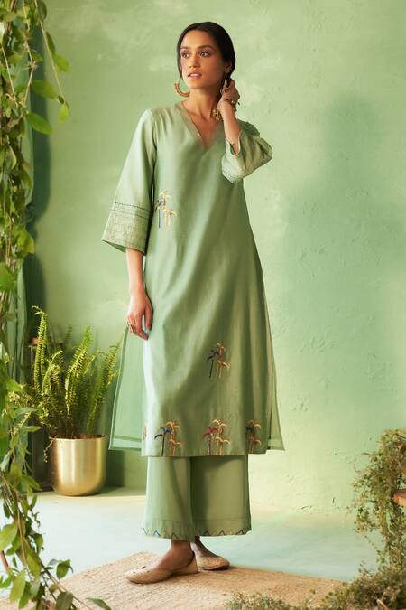 Charkhee_Green Chanderi, Voile, Cotton Satin, Organza Embroidery Tea Kurta Pant Set _at_Aza_Fashions