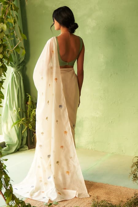 Charkhee White Chanderi Embroidered Saree & Blouse Set 