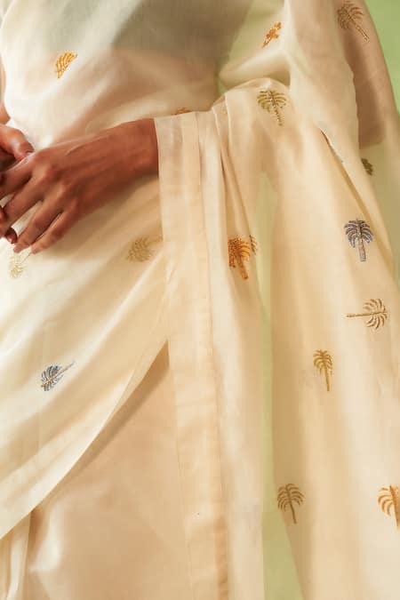 Charkhee_White Chanderi Embroidery Round Neck Designer Saree Set _at_Aza_Fashions