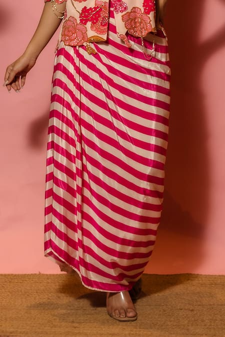 Meher By Islie Pink Crepe Embroidery V-neck Printed Hand Skirt Set Online at Aza Fashions Meher By Islie_Pink Crepe Embroidery V-neck Printed Hand Skirt Set _Online_at_Aza_Fashions