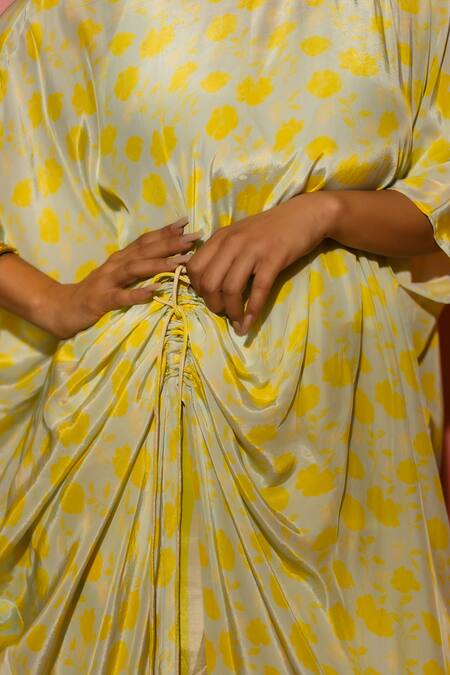 Buy_Meher By Islie_Yellow Crepe Tassels Round Neck Printed Kaftan And Pant Set 