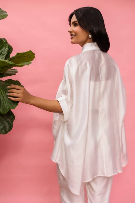 Meher By Islie_White Crepe Embroidery Collared, Round Neck Hand Pant Set _Online_at_Aza_Fashions