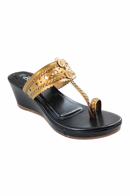 Buy_The Madras Trunk_Black Dual Tone Haiku Wedges _Online_at_Aza_Fashions
