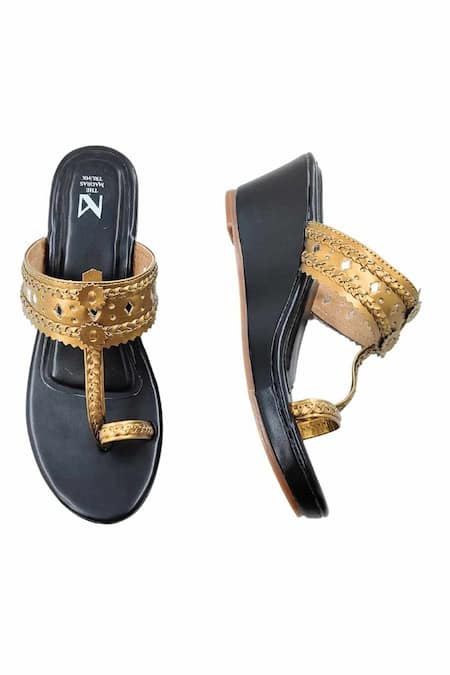 Buy_The Madras Trunk_Black Dual Tone Haiku Wedges 