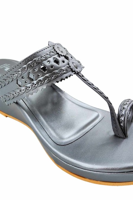 Shop_The Madras Trunk_Gray Cut Work Haiku Wedges 