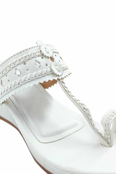 Buy_The Madras Trunk_White Haiku Wedges Rang 