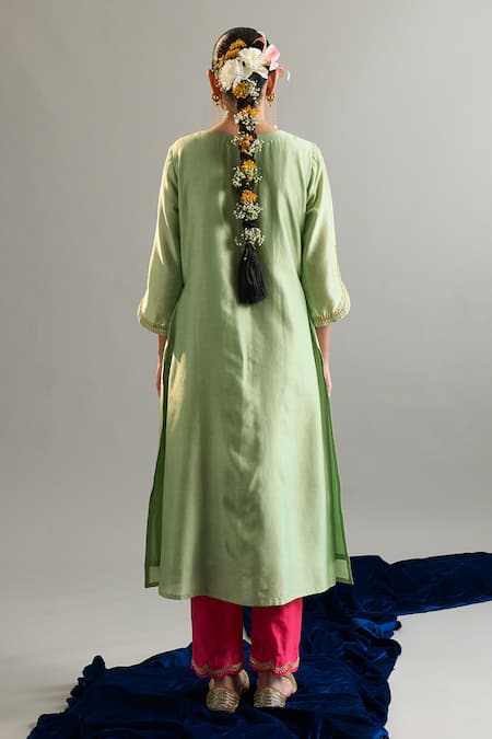 Anantaa By Roohi X AZA Green Silk, Chanderi Sequins, Embroidery Round Neck Floral Kurta And Pant Set Online at Aza Fashions Anantaa By Roohi X AZA_Green Silk, Chanderi Sequins, Embroidery Round Neck Floral Kurta And Pant Set _Online_at_Aza_Fashions