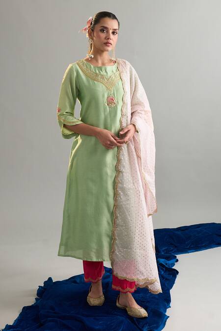 Buy Anantaa By Roohi X AZA Green Silk, Chanderi Sequins, Embroidery Round Neck Floral Kurta And Pant Set Buy_Anantaa By Roohi X AZA_Green Silk, Chanderi Sequins, Embroidery Round Neck Floral Kurta And Pant Set