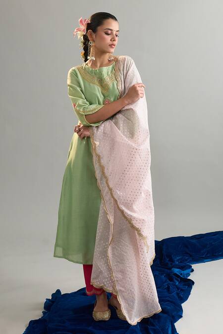 Shop Anantaa By Roohi X AZA Green Silk, Chanderi Sequins, Embroidery Round Neck Floral Kurta And Pant Set Shop_Anantaa By Roohi X AZA_Green Silk, Chanderi Sequins, Embroidery Round Neck Floral Kurta And Pant Set