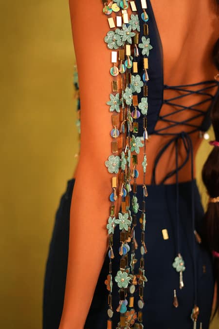 Kiran Kalsi_Navy Georgette Sequins Round Neck Blue Hand Embroidered Saree Set _at_Aza_Fashions